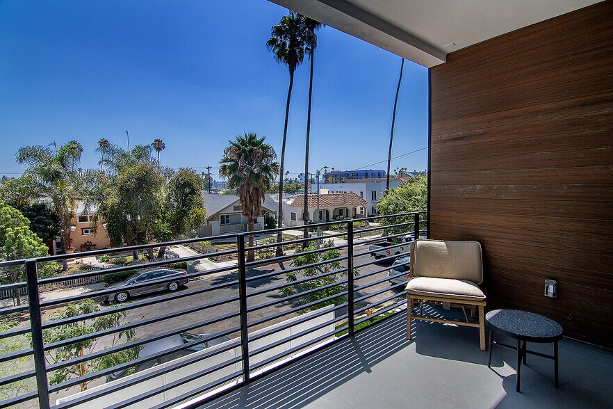 More Photos Of 811 N Harvard Blvd, Los Angeles Multifamily For Sale