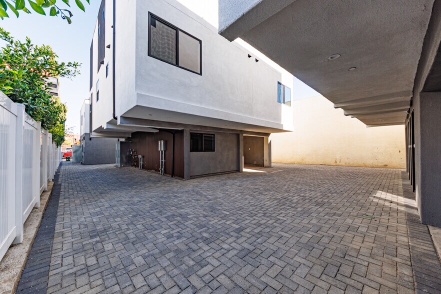 More Photos Of 1857 Crenshaw Blvd, Los Angeles Apartments For Sale