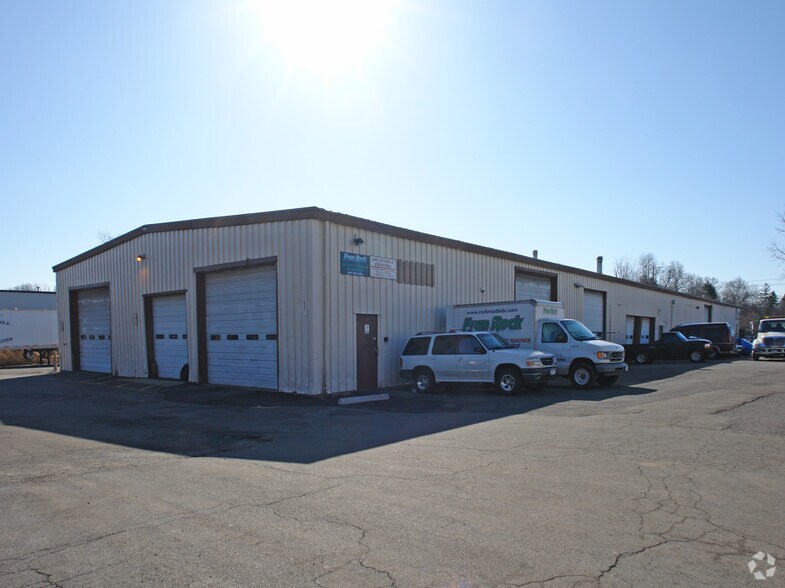 More Photos Of 230 W Nyack Rd, Nanuet Service For Lease