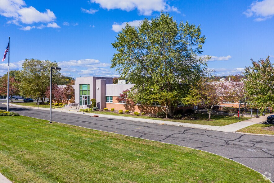 More Photos Of 675 Central Ave, New Providence Research And Development For Lease