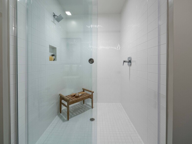 More Photos Of 295 NE Ivanhoe Blvd, Orlando Apartments For Lease