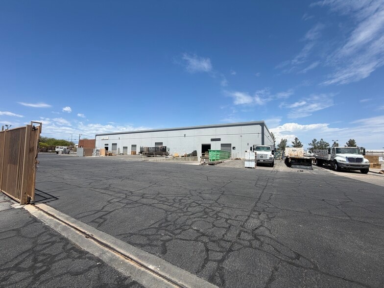 More Photos Of 6770 Bermuda Rd, Las Vegas Warehouse For Lease