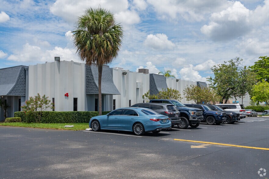 More Photos Of 1001 W Cypress Creek Rd, Fort Lauderdale Office For Lease