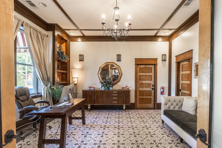 More Photos Of 400 E Nelson Ave, Defuniak Springs Hotel For Sale