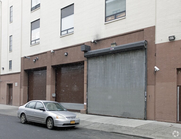 More Photos Of 141-153 E Fordham, Bronx Office For Lease