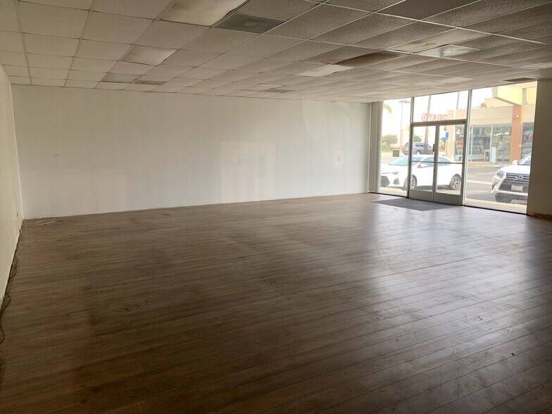 More Photos Of 3124 E Colorado Blvd, Pasadena Storefront Retail Office For Lease