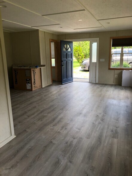 More Photos Of 591 Main St, Center Moriches Apartments For Lease