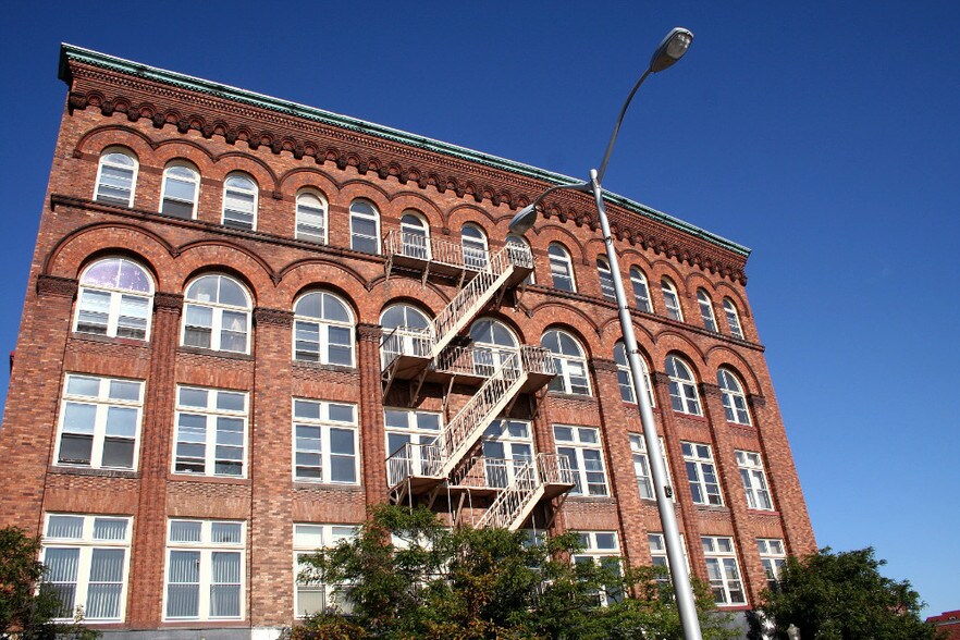 More Photos Of 15 Columbia St, Bangor Office Residential For Lease