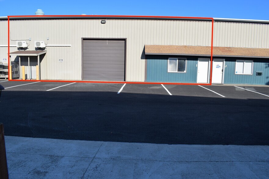 More Photos Of 4216 W 7th Ave, Eugene Warehouse For Lease