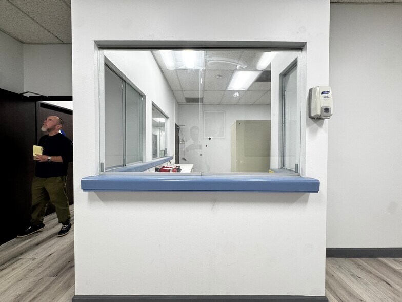More Photos Of 4401-4405 S Vermont Ave, Los Angeles Medical For Lease