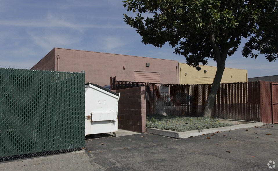 More Photos Of 1839 Commercenter West Dr, San Bernardino Office For Lease