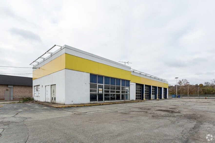 More Photos Of 100 S Jefferson St, New Castle Unknown For Lease