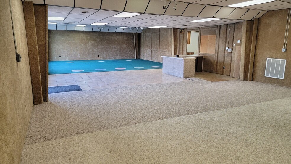 More Photos Of 1222 US HWY 50, Chillicothe Flex For Sale