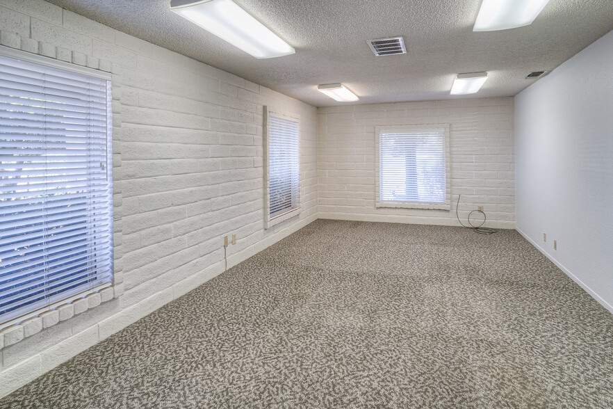 More Photos Of 2950 Feather River Blvd, Oroville Light Distribution For Sale