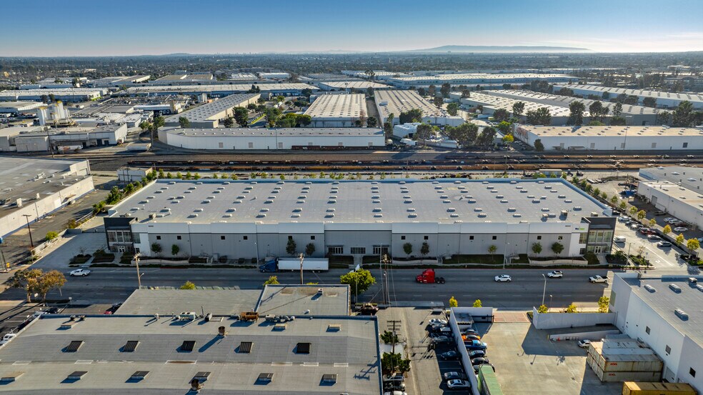More Photos Of 6000 Bandini Blvd, Commerce Warehouse For Lease