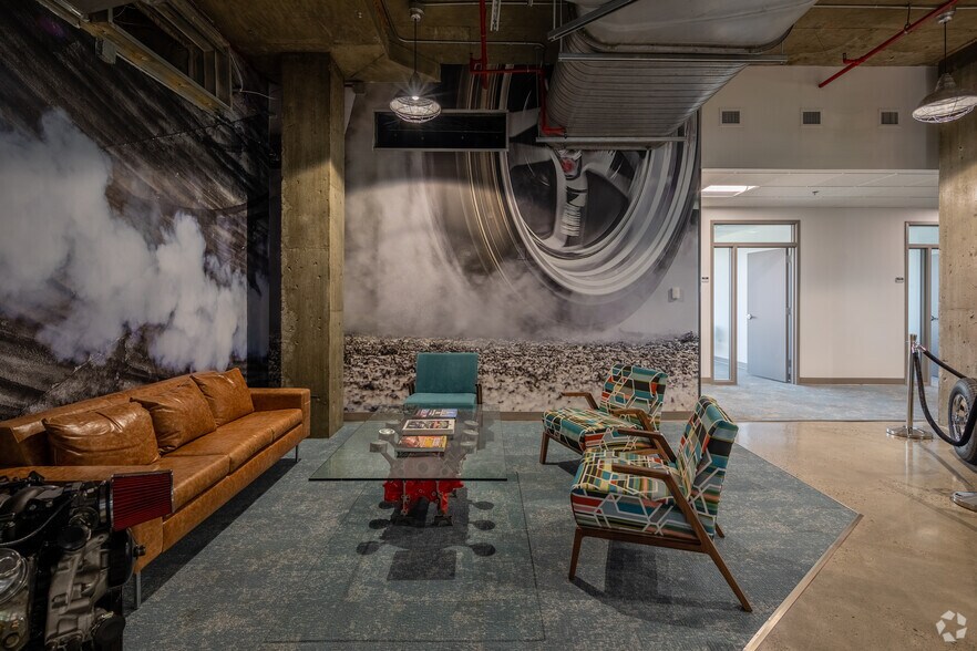 More Photos Of 214 Overlook Cir, Brentwood Office For Sale