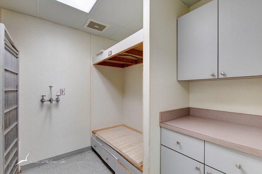 More Photos Of 3981 Ridgemont Dr, Abilene Storefront Retail Office For Sale