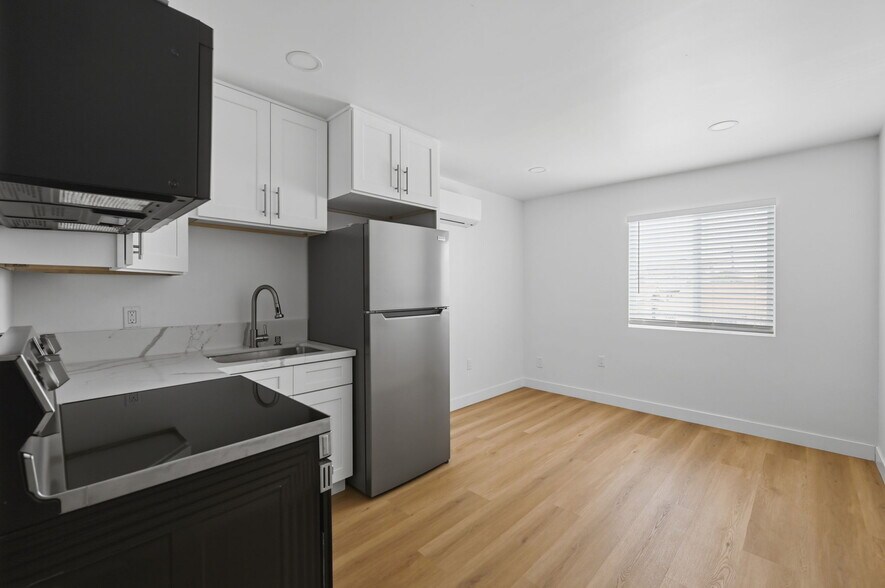 More Photos Of 2005 Highland Ave, National City Apartments For Sale