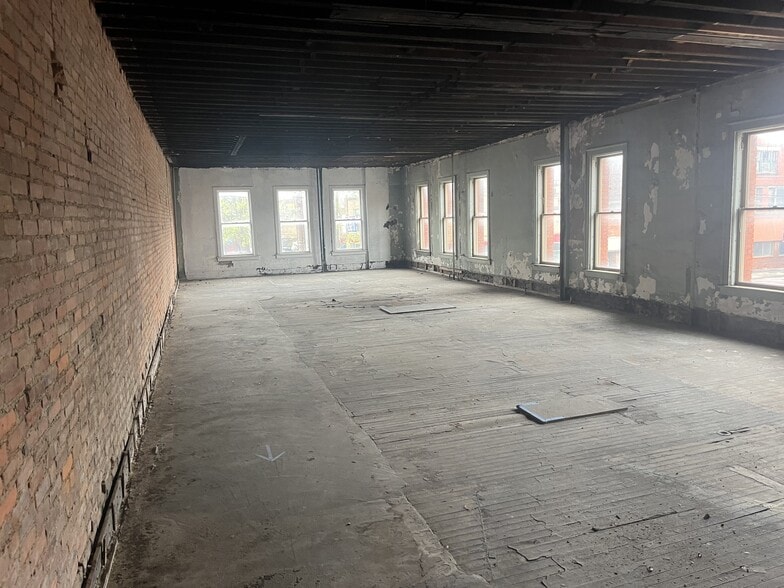 More Photos Of 5601 Broadway Ave, Cleveland Office For Lease