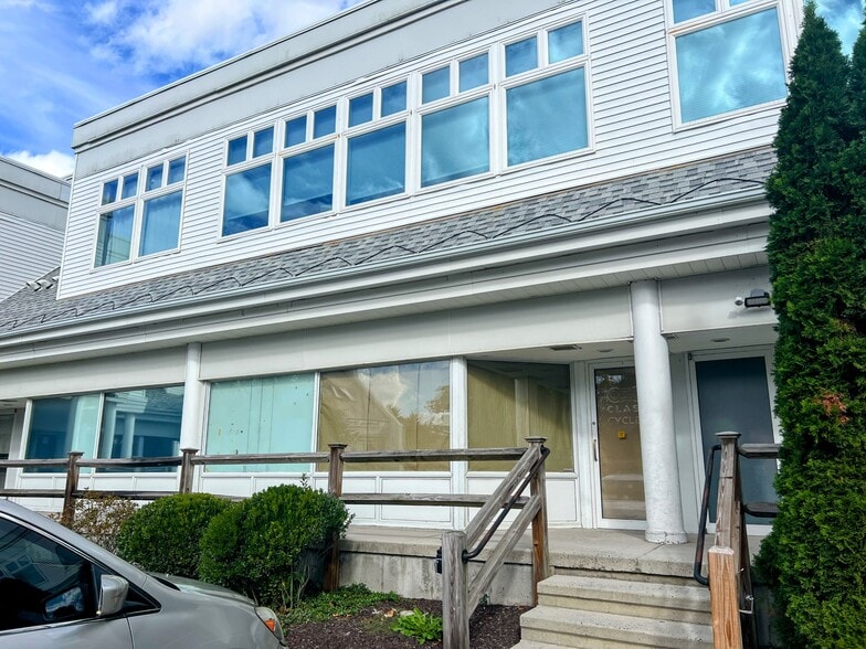 More Photos Of 77 Main St N, Southbury Storefront Retail Office For Sale