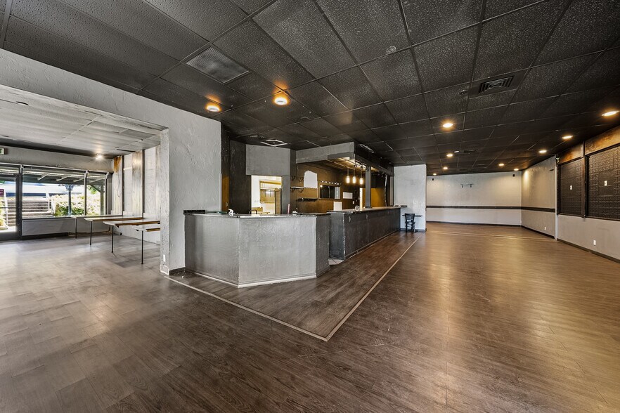 More Photos Of 2345 Ashland St, Ashland Freestanding For Lease