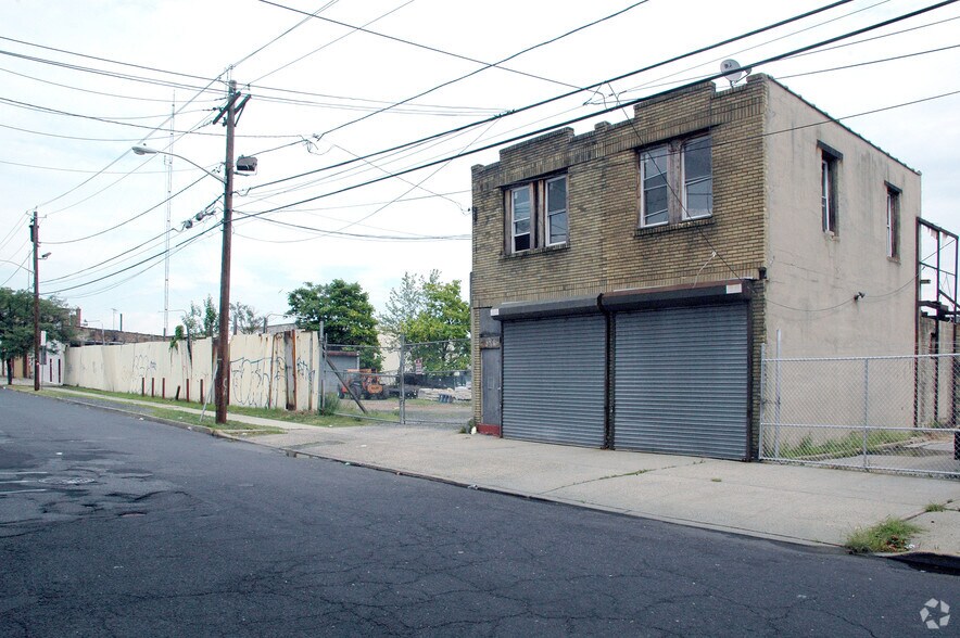More Photos Of 160-178 Jelliff Ave, Newark Warehouse For Sale