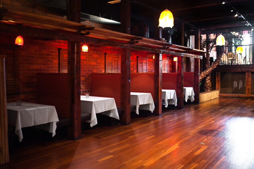 More Photos Of 1001-1015 Front St, Sacramento Restaurant For Sale