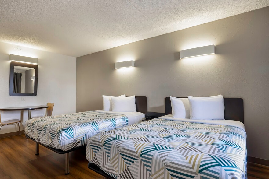 More Photos Of 220 I-10, Beaumont Hotel For Sale
