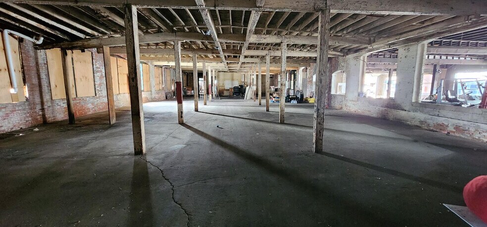More Photos Of 510 S Harding St, Indianapolis Warehouse For Lease