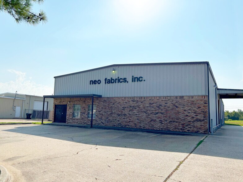 More Photos Of 1506 Corporate Dr, Shreveport Manufacturing For Lease