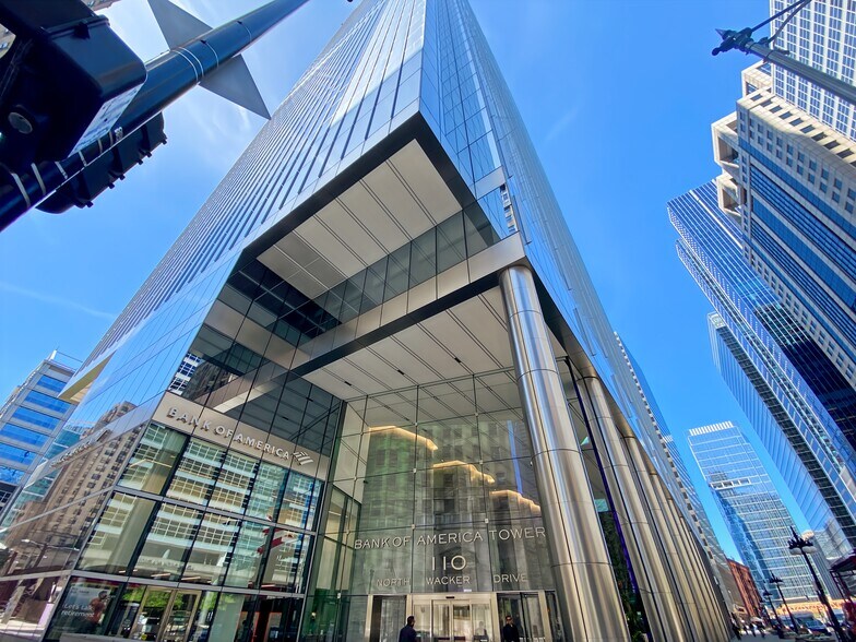 More Photos Of 110 N Wacker Dr, Chicago Coworking Space