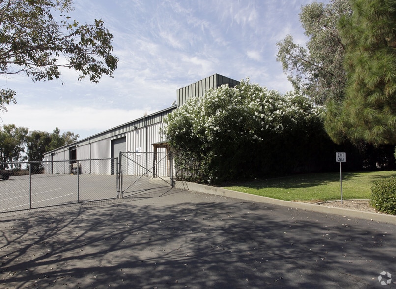 More Photos Of 3630 Cincinnati Ave, Rocklin Warehouse For Lease
