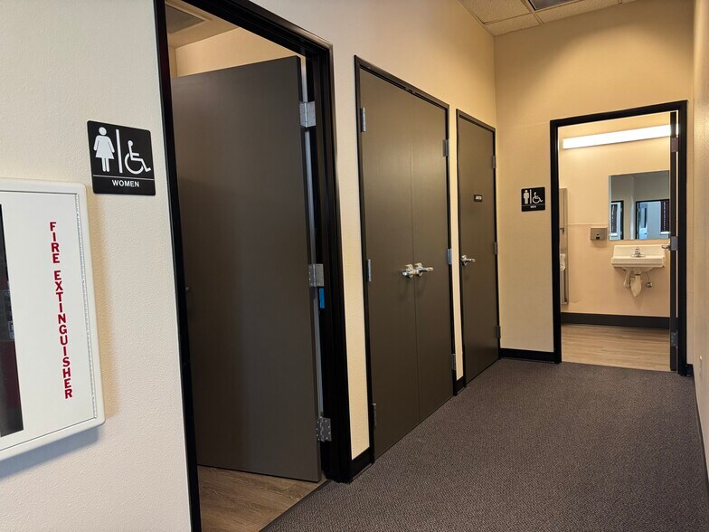 More Photos Of 3077 NW St Helens Rd, Portland Office For Lease
