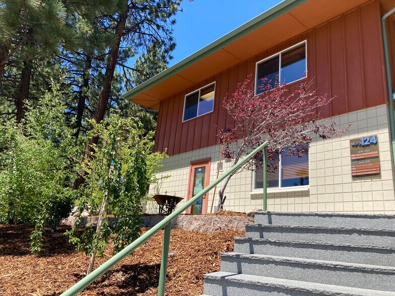 More Photos Of 124 McFaul Way, Zephyr Cove Office For Lease