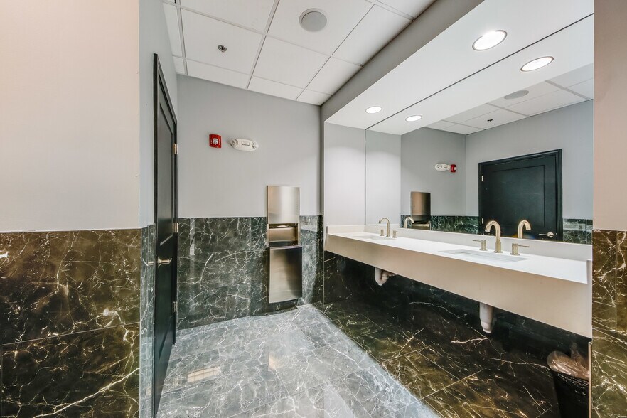 More Photos Of 2700 N Berkeley Lake Rd, Duluth Office For Sale