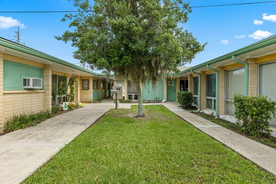 More Photos Of 260 S Marion Ave, Lake City Office For Sale