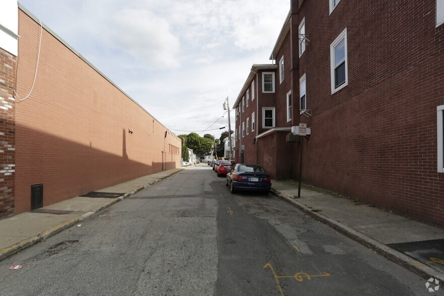 More Photos Of 433-437 Main St, Woburn Storefront Retail Residential For Sale