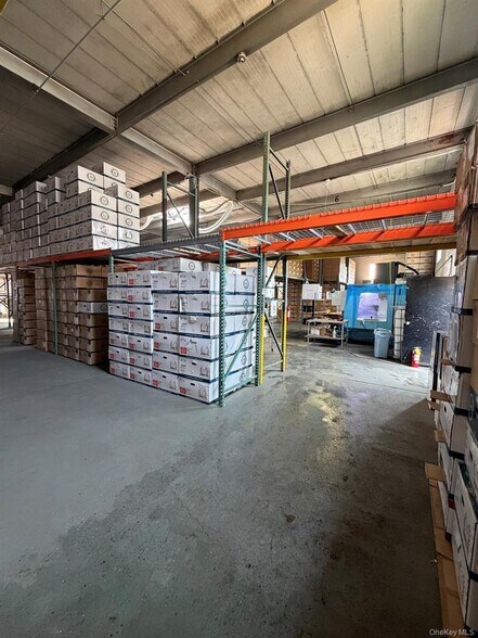 More Photos Of 105 Lakeville Rd, New Hyde Park Light Manufacturing For Lease
