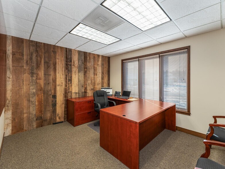 More Photos Of 1811 Superior St, Three Lakes Medical For Sale