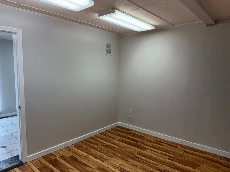 More Photos Of 1145-1147 S Robertson Blvd, Los Angeles Office For Lease