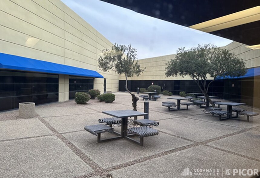 More Photos Of 3760 N Commerce Dr, Tucson Warehouse For Sale