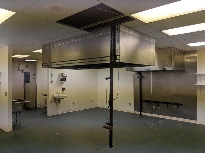 More Photos Of 295 Weatherstone Dr, Wadsworth General Retail For Lease