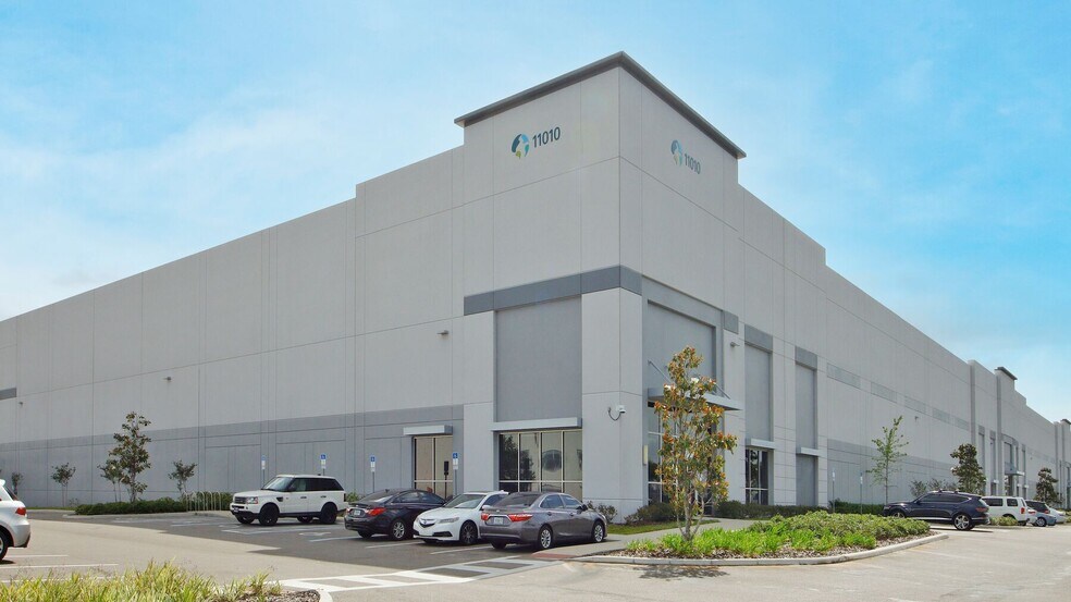 More Photos Of 2050 Tradeport Dr, Orlando Unknown For Lease