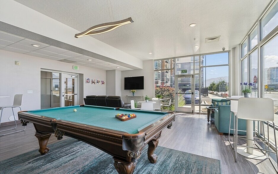 More Photos Of 196 W Vine St, Murray Apartments For Lease