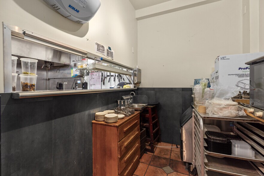 More Photos Of 442 High St, Lyons Restaurant For Sale