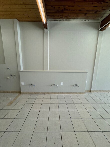 More Photos Of 2200-2244 E 14th St, San Leandro Storefront For Lease