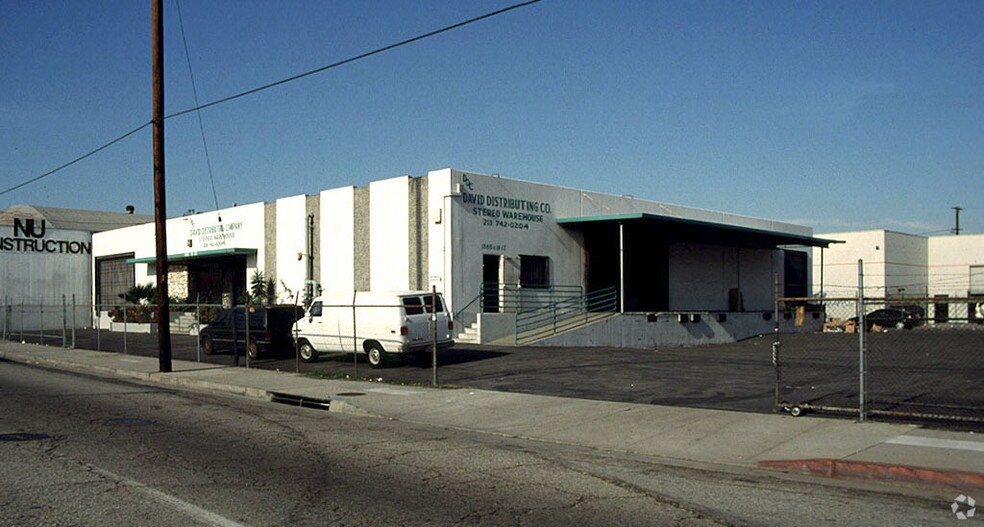 More Photos Of 1365-1367 E 16th St, Los Angeles Warehouse For Lease