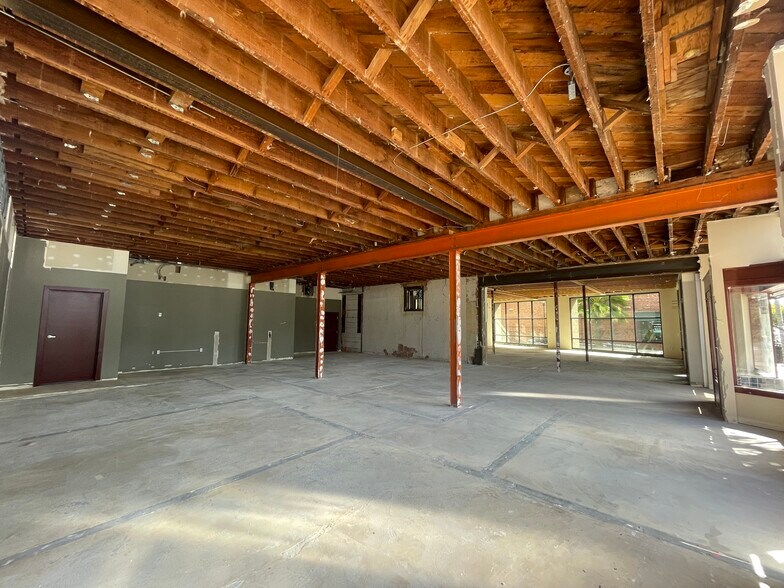 More Photos Of 870 W Washington St, San Diego Storefront Retail Office For Lease