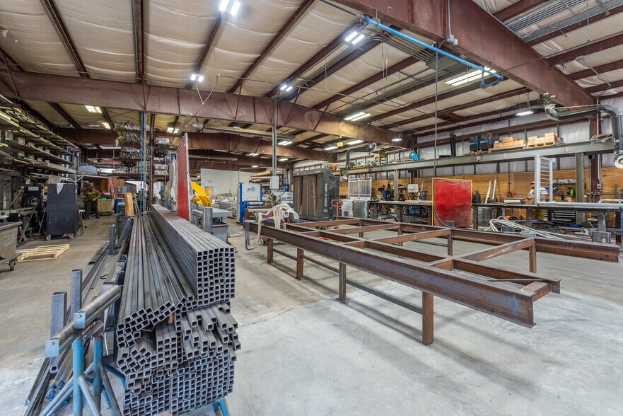 More Photos Of 36 W Pennsylvania Ave, Walkersville Warehouse For Sale