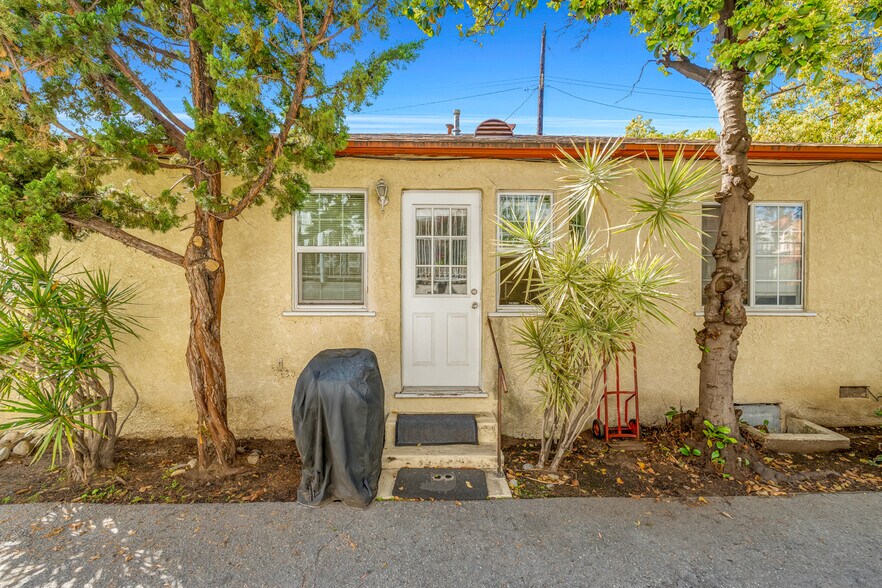 More Photos Of 1700 Grismer Ave, Burbank Apartments For Sale